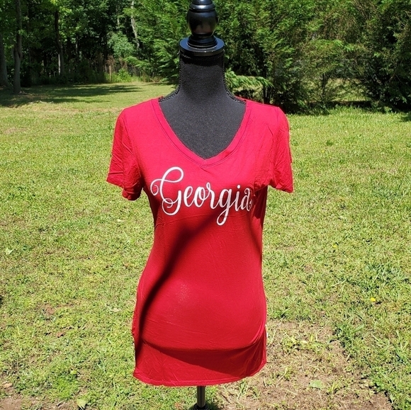Georgia tee red long slim fit v neck NWOT - Picture 3 of 6
